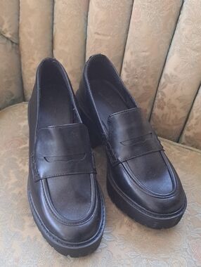 Universal Thread Women’s Black Slip-On Platform Loafers NWOT